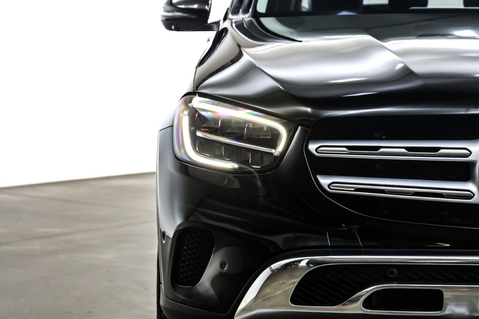 Used 2022 Mercedes-Benz GLC 300 w/ Premium Package Lite image 14