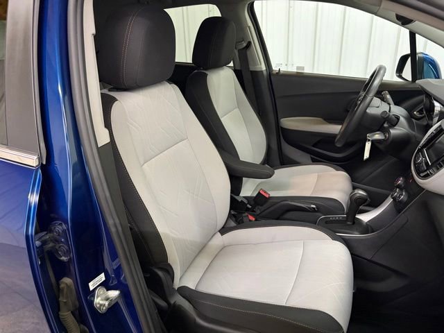 Used 2020 Chevrolet Trax LT w/ LPO, Protection Package AWD/4WD image 26