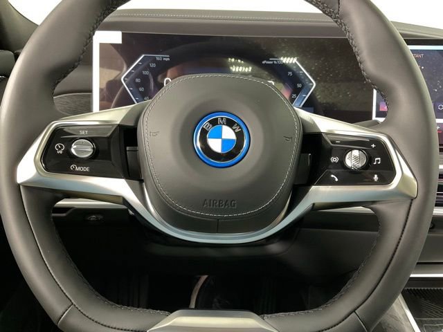 Used 2024 BMW i7 eDrive50 image 24