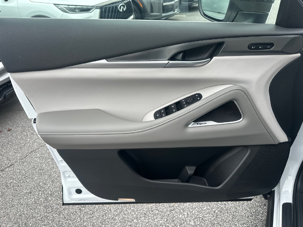Certified 2027 INFINITI QX60 Luxe w/ Cargo Package FWD image 10