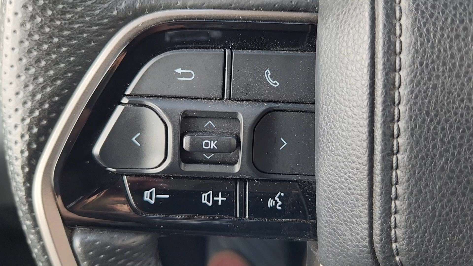 Used 2023 Toyota Tundra Limited w/ TRD Off-Road Package AWD/4WD image 13