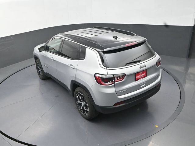 Used 2024 Jeep Compass Limited AWD/4WD image 16