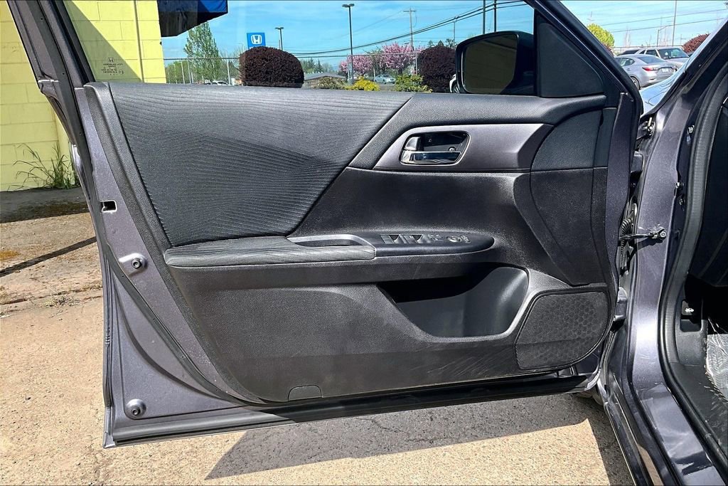 Used 2015 Honda Accord LX image 22