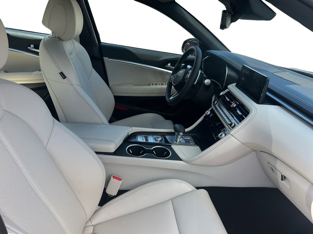 Used 2026 Genesis G70 2.5T image 15