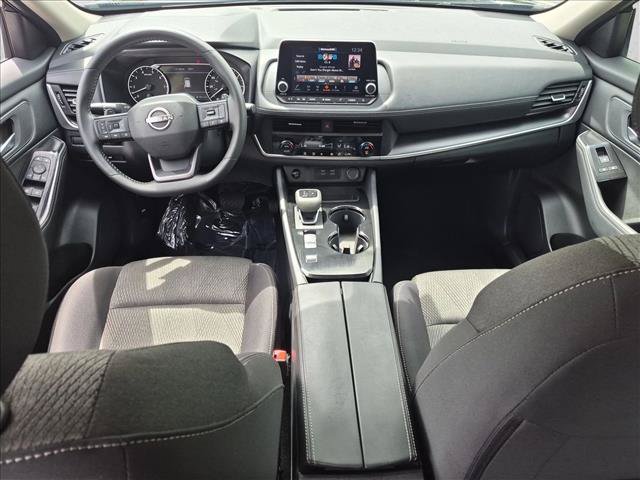 Used 2026 Nissan Rogue SV FWD image 17