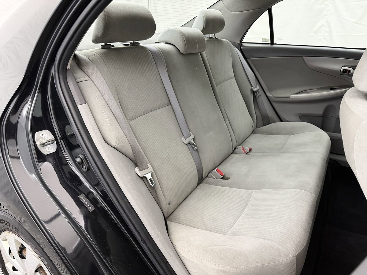 Used 2010 Toyota Corolla LE FWD image 18