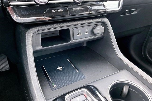 Certified 2025 Honda Pilot Touring image 16