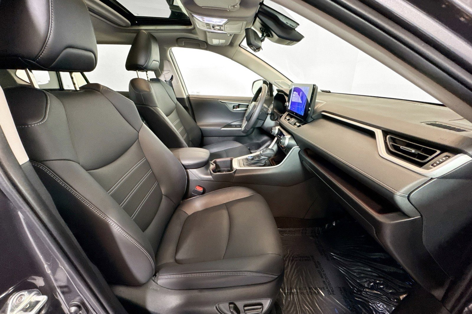 Used 2024 Toyota RAV4 Limited image 27