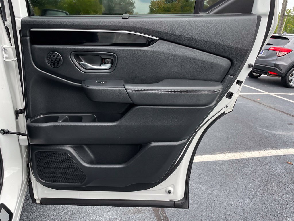 Certified 2025 Honda Pilot Touring image 34