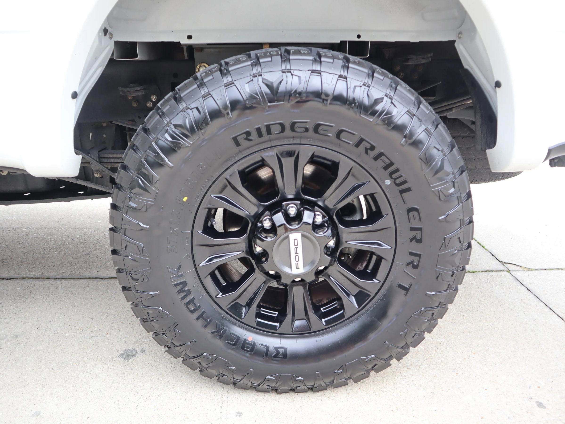 Used 2022 Ford F350 Lariat w/ Tremor Off-Road Package image 39