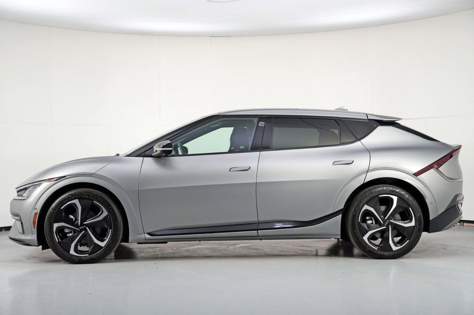 Used 2023 Kia EV6 GT-Line w/ GT-Line White Seat Package image 8