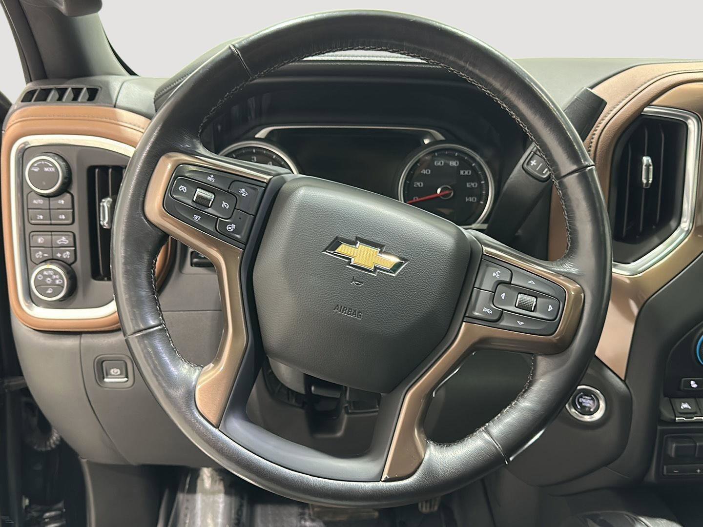 Used 2020 Chevrolet Silverado 1500 High Country w/ Technology Package AWD/4WD image 9