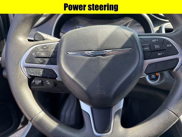 Used 2015 Chrysler 200 Limited image 11