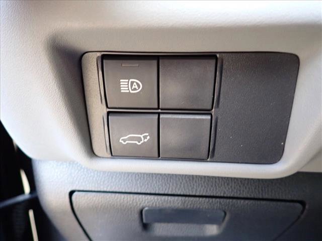 Used 2021 Toyota Highlander XLE image 18