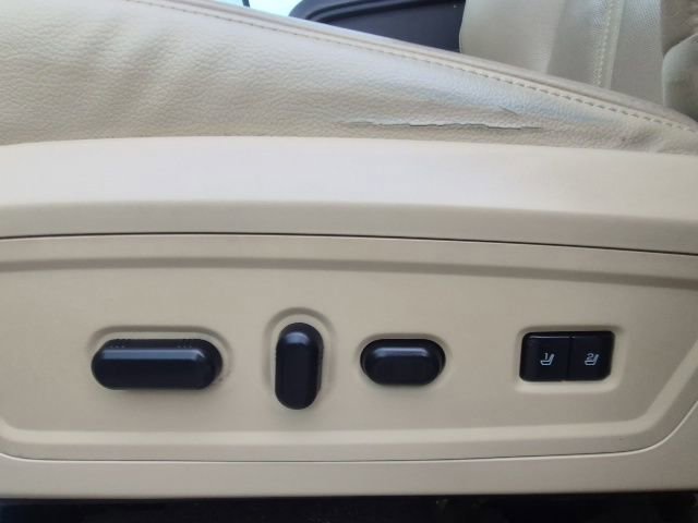 Used 2015 Lincoln Navigator 4WD w/ Equipment Group 101A Reserve image 10