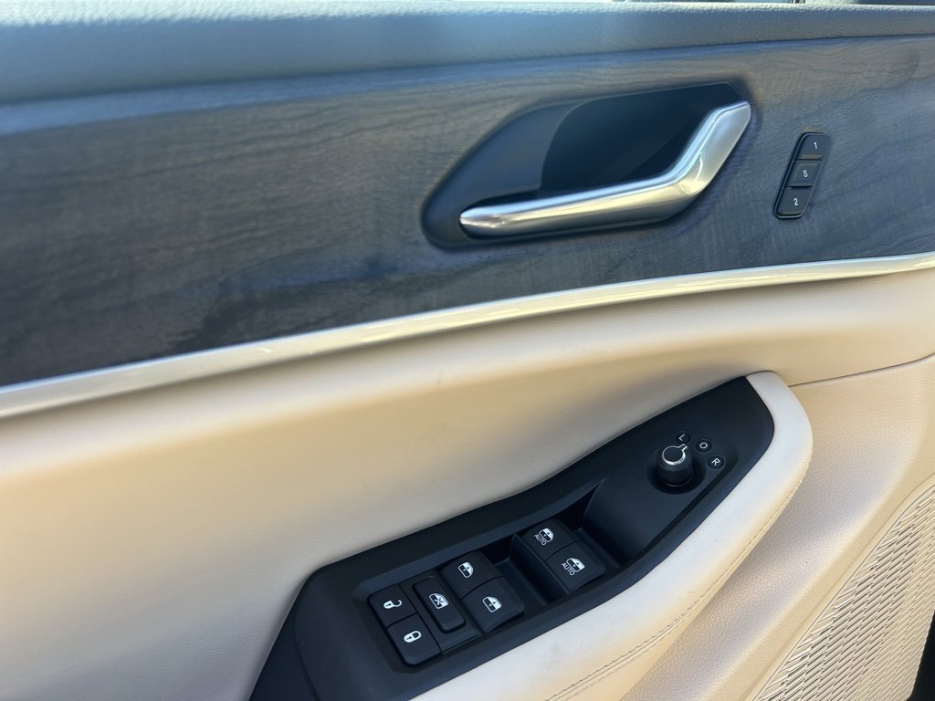 New 2025 Jeep Grand Cherokee Limited w/ Luxury Tech Group II image 12