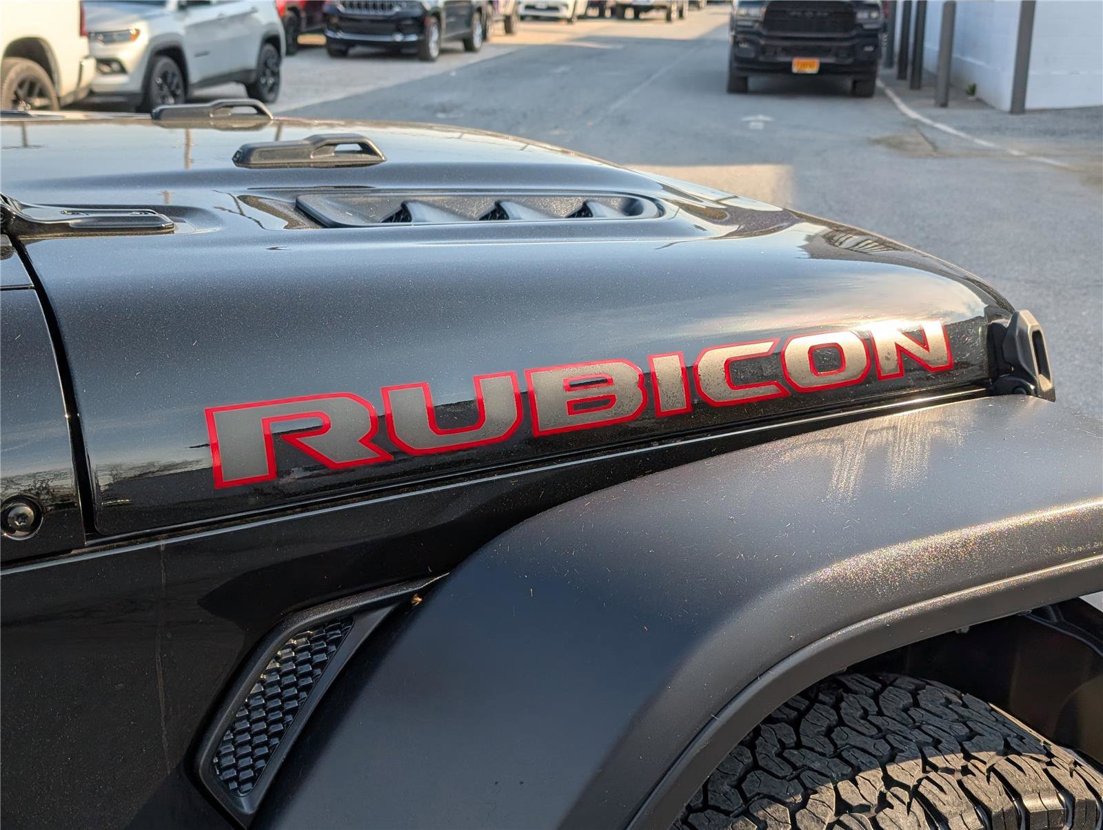 Used 2024 Jeep Wrangler Unlimited Rubicon AWD/4WD image 10