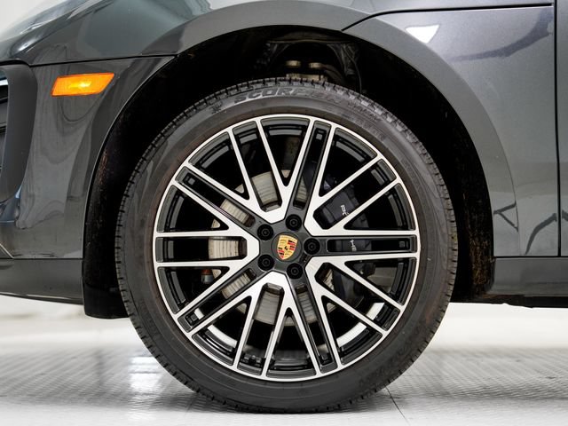 Certified 2026 Porsche Macan AWD/4WD image 28