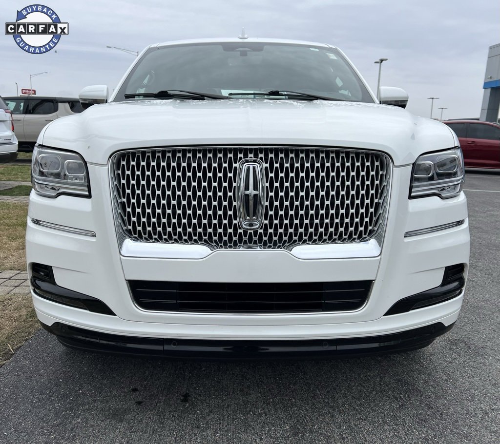Used 2023 Lincoln Navigator Reserve image 3