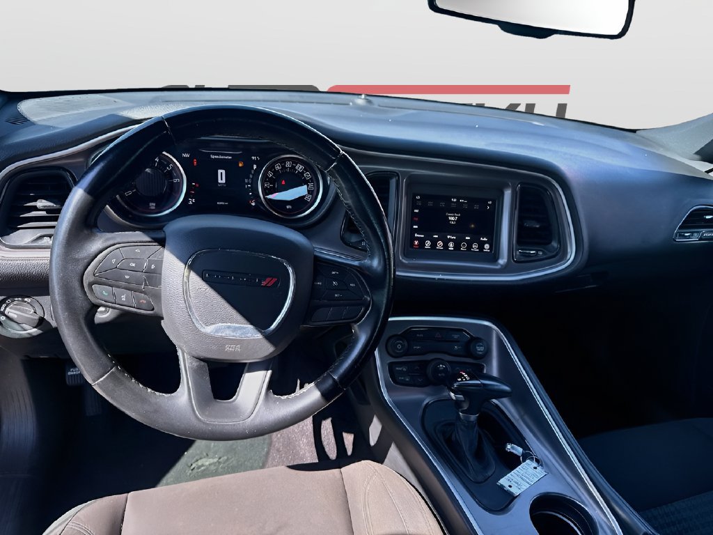 Used 2022 Dodge Challenger SXT RWD image 20