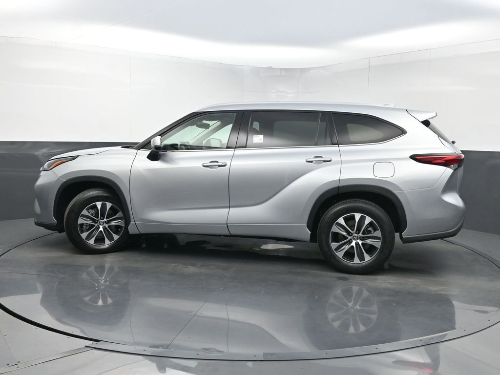 Used 2022 Toyota Highlander XLE image 44
