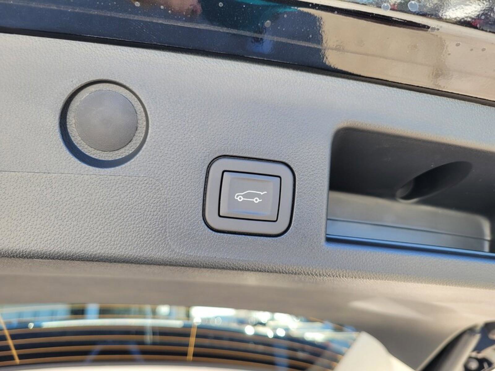 New 2026 GMC Terrain Denali w/ LPO, Floor Liner Package AWD/4WD image 8