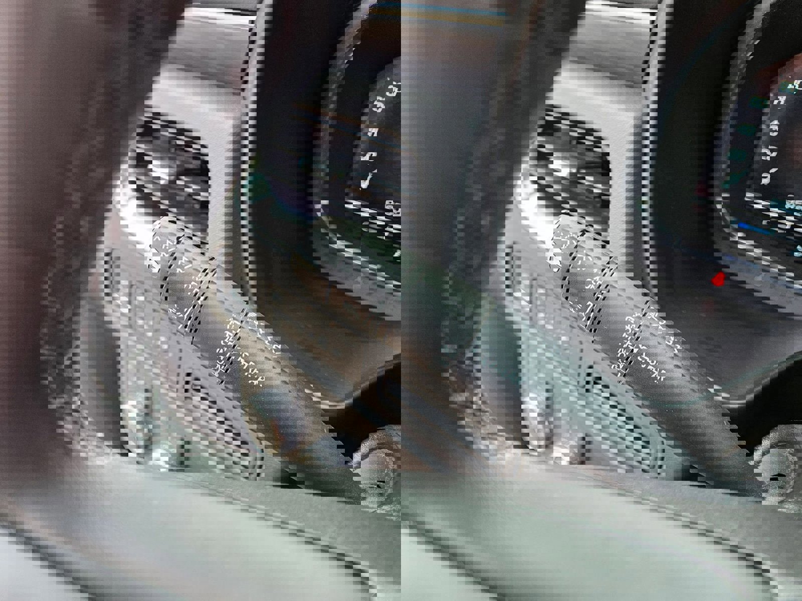 Used 2024 GMC Yukon SLT image 14