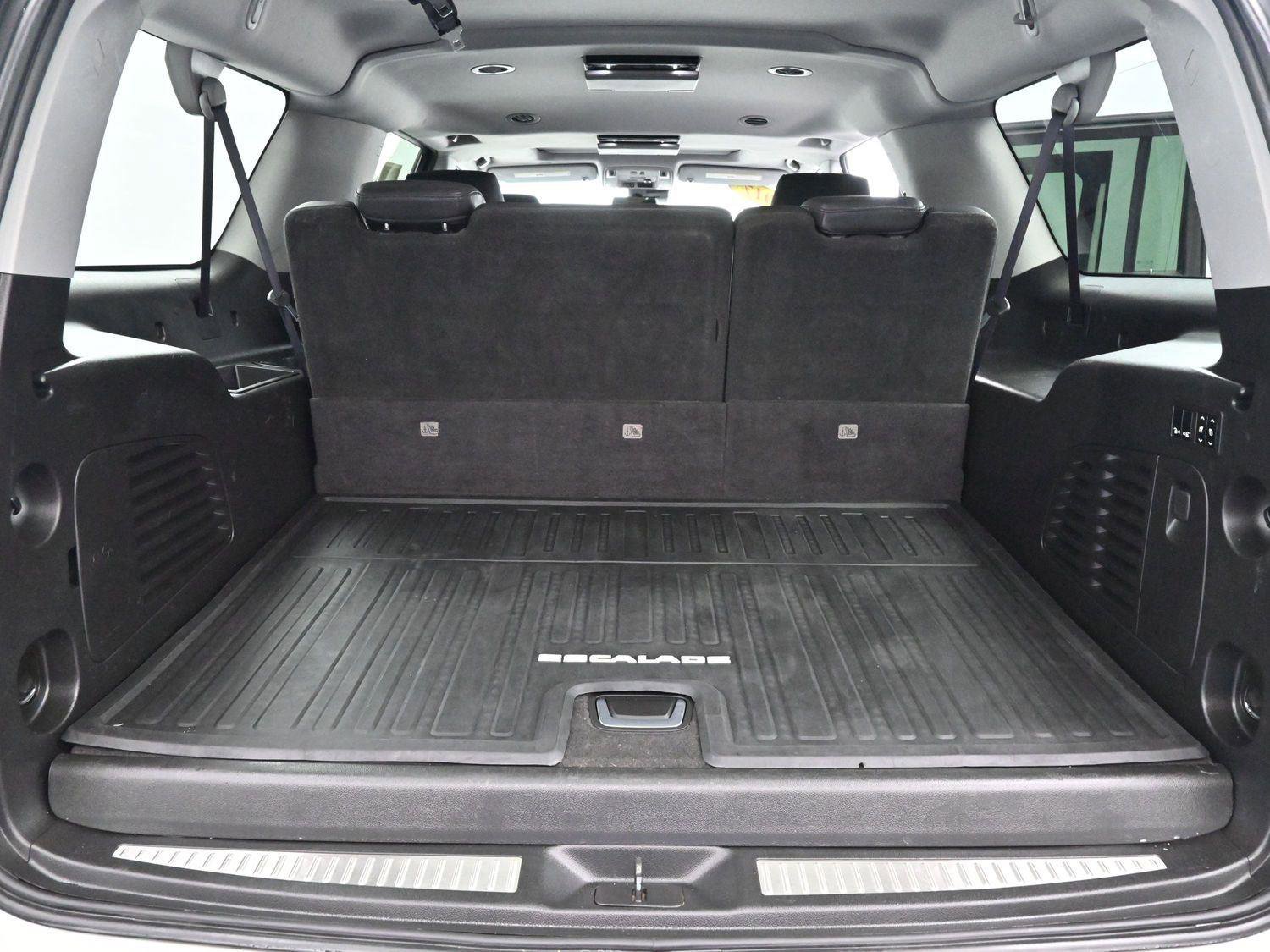 Used 2017 Cadillac Escalade ESV Luxury image 9