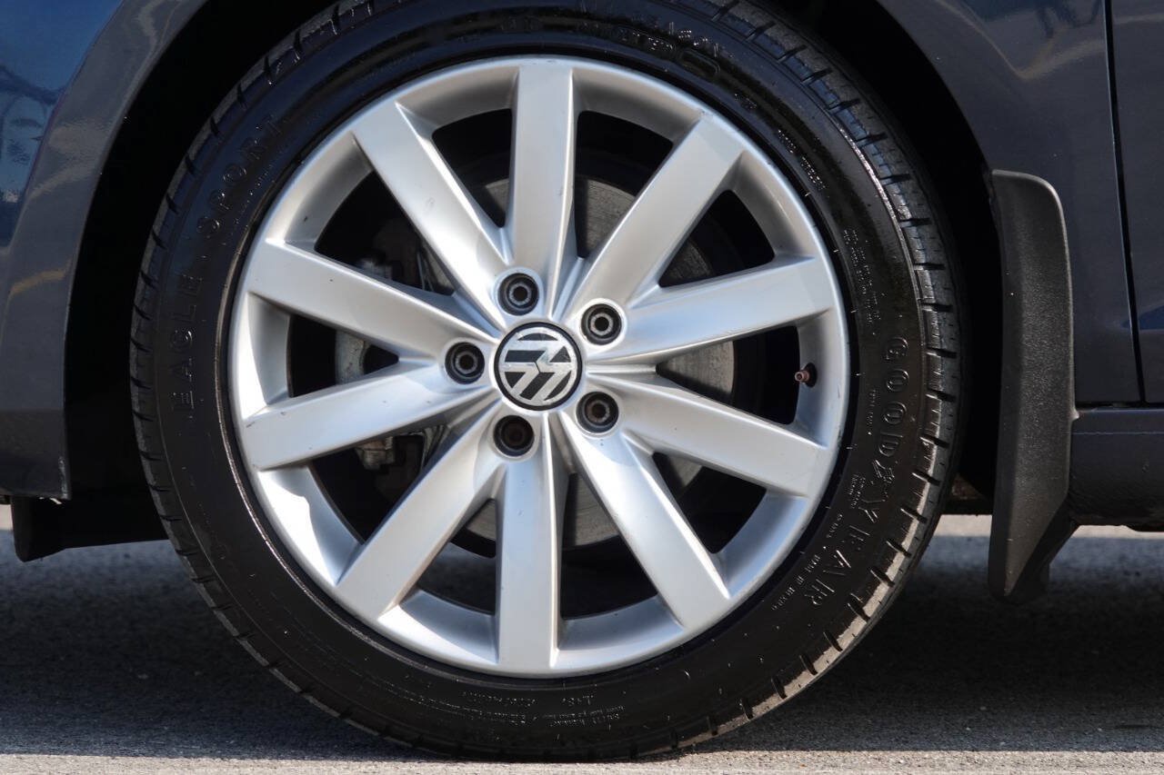 Used 2011 Volkswagen Golf TDI w/ Cold Weather Pkg FWD image 38