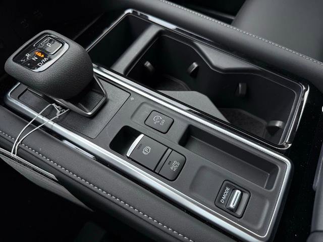 New 2025 Nissan Pathfinder SL FWD image 25
