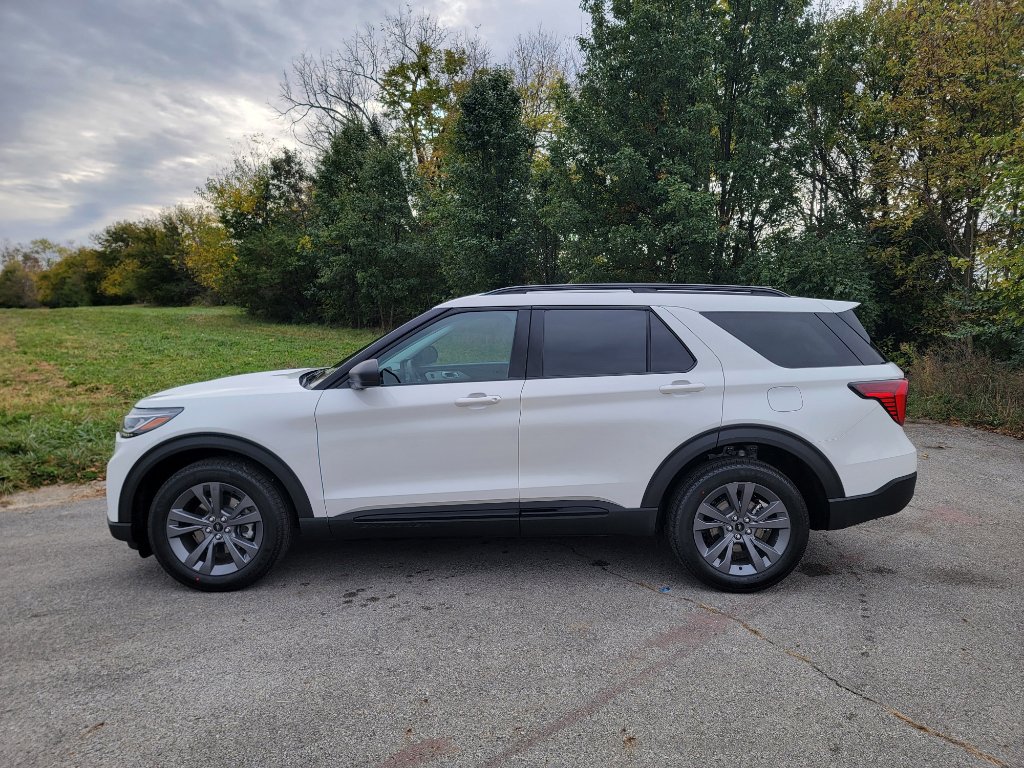 New 2026 Ford Explorer Active image 8