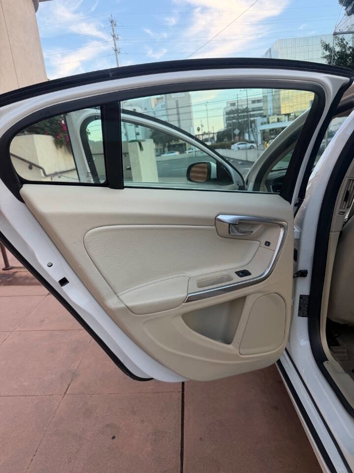 Used 2012 Volvo S60 T5 image 29