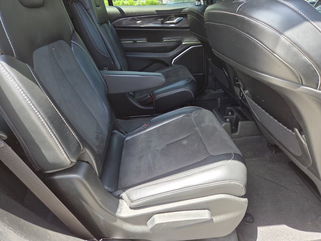 Used 2021 Jeep Grand Cherokee L Laredo AWD/4WD image 18