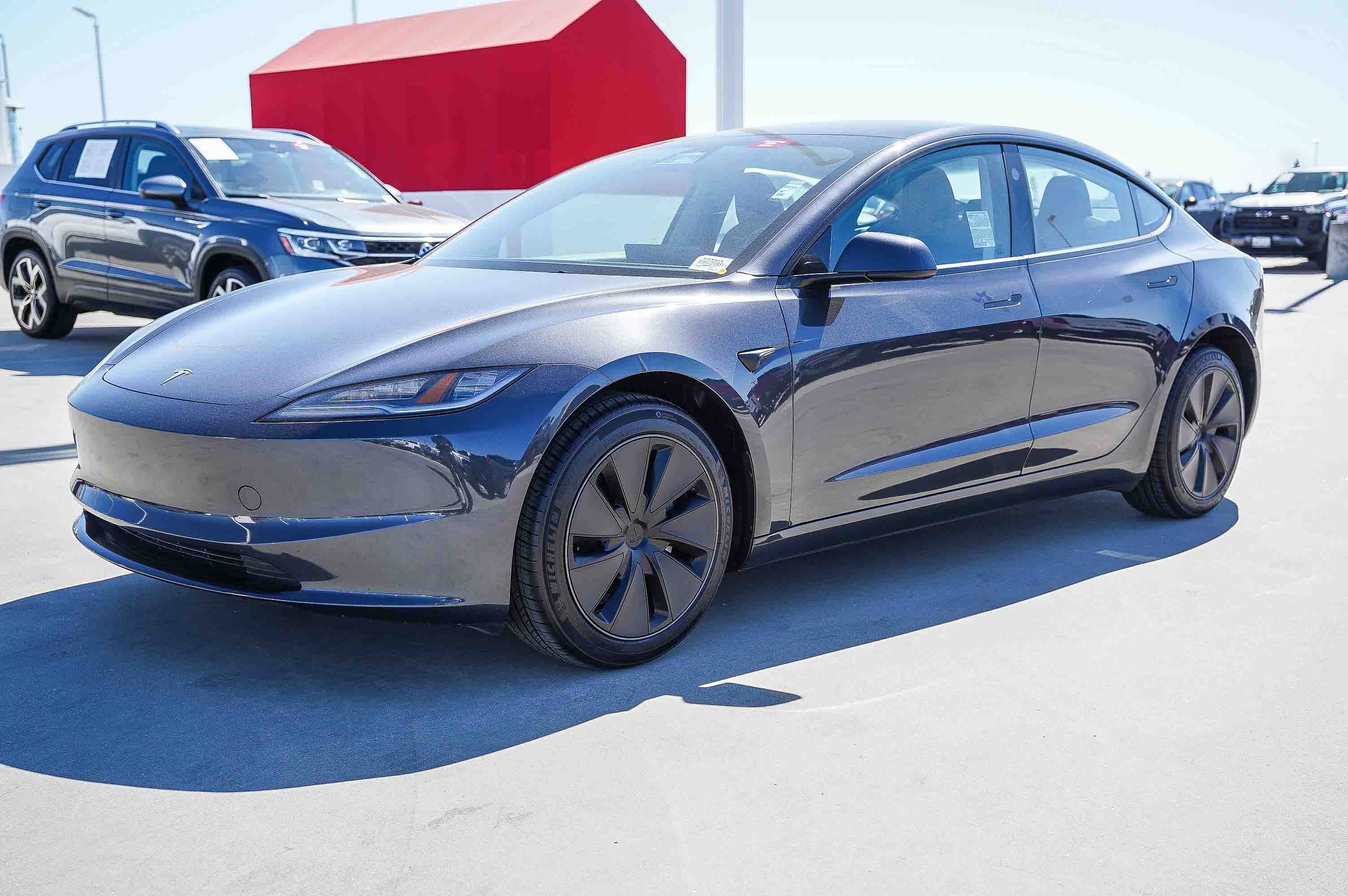 Used 2025 Tesla Model 3 Long Range image 3