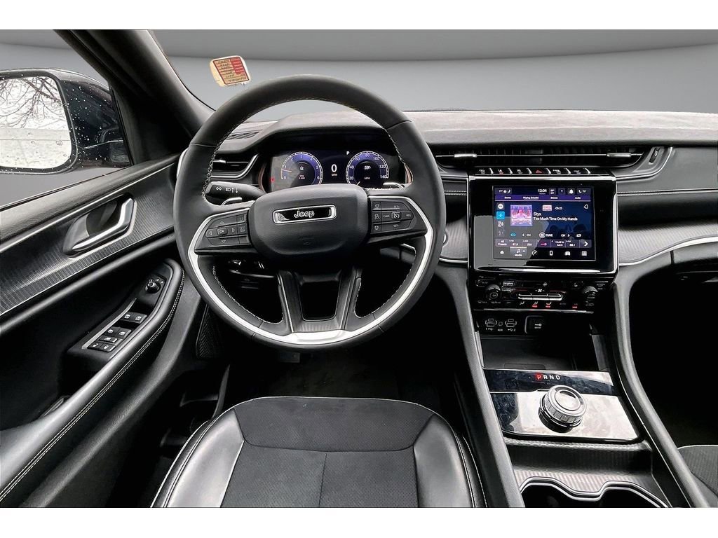 Certified 2025 Jeep Grand Cherokee L Altitude AWD/4WD image 8