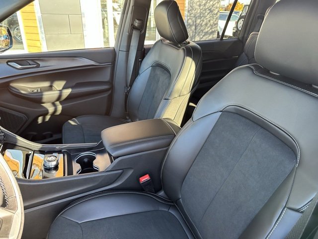 New 2025 Jeep Grand Cherokee L Altitude image 25