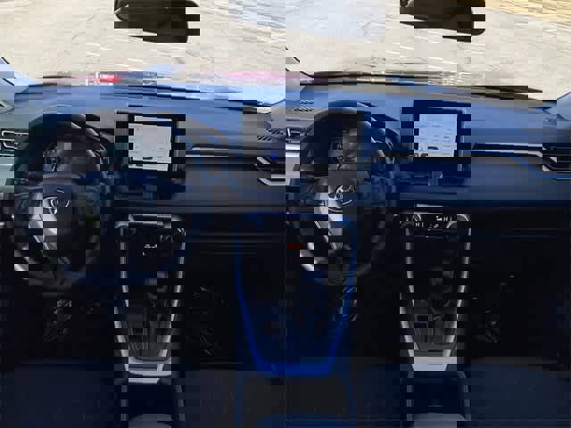 Used 2025 Toyota RAV4 XLE image 19