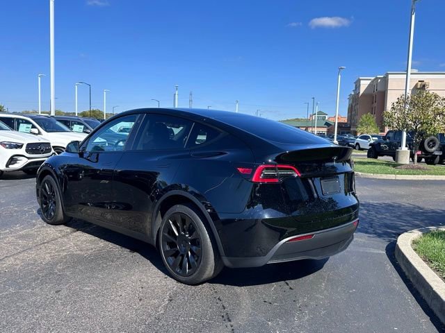 Used 2022 Tesla Model Y Long Range image 9