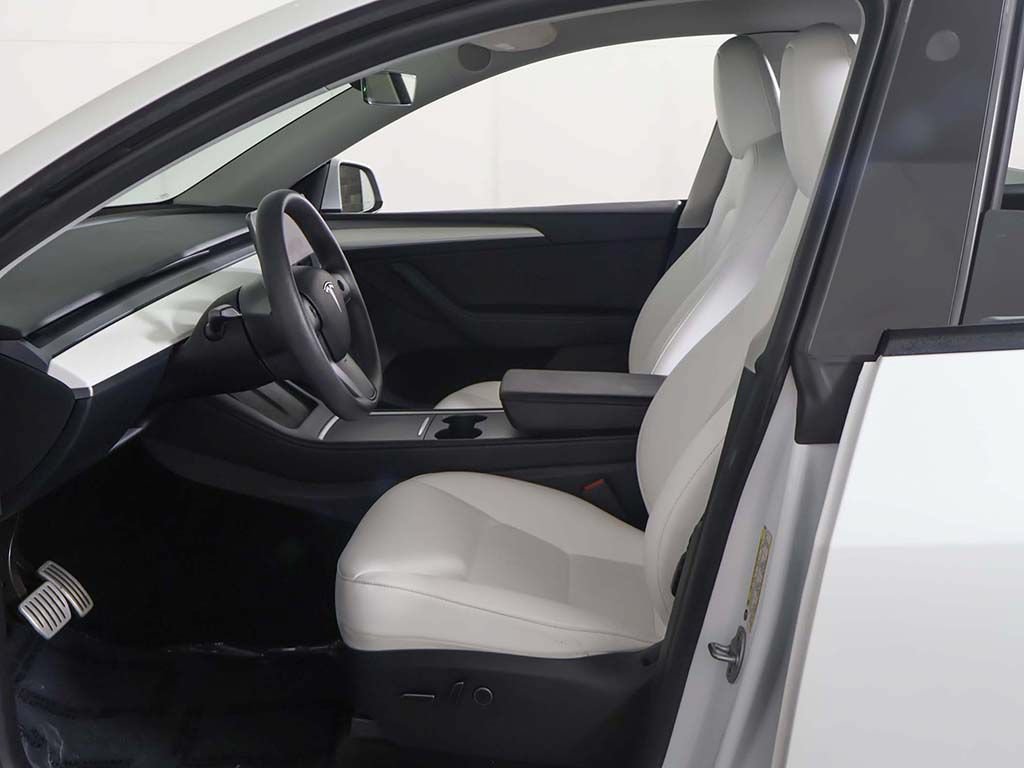 Used 2023 Tesla Model Y Performance AWD/4WD image 27