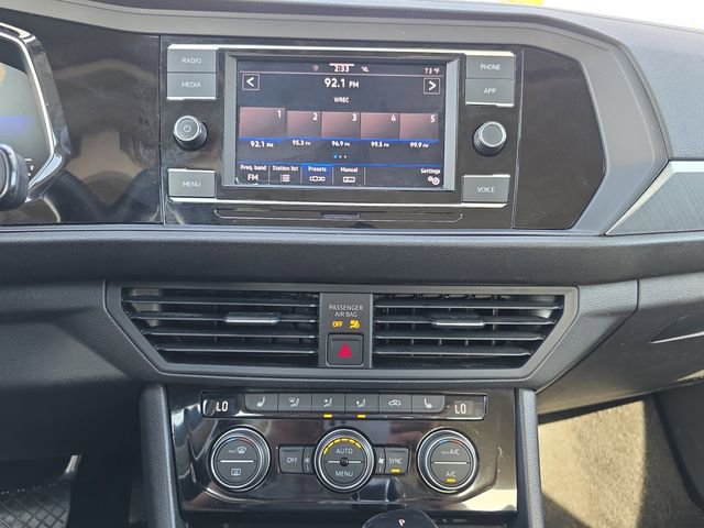 Used 2024 Volkswagen Jetta SE image 22