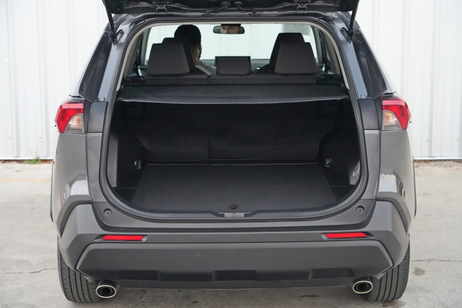 Used 2022 Toyota RAV4 XLE image 9