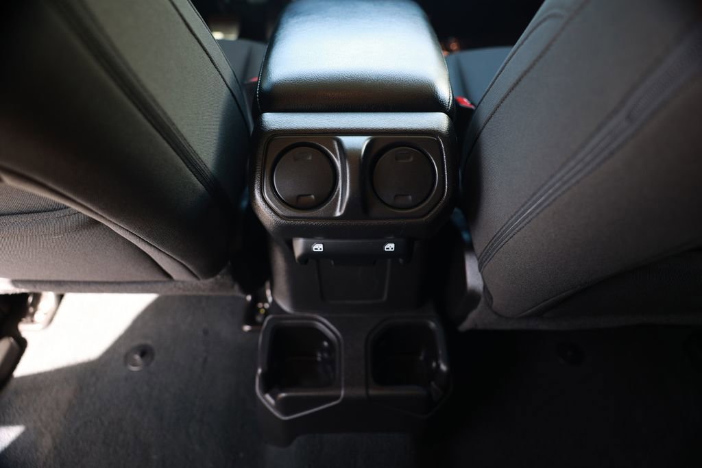 Used 2022 Jeep Wrangler Unlimited Sport AWD/4WD image 34