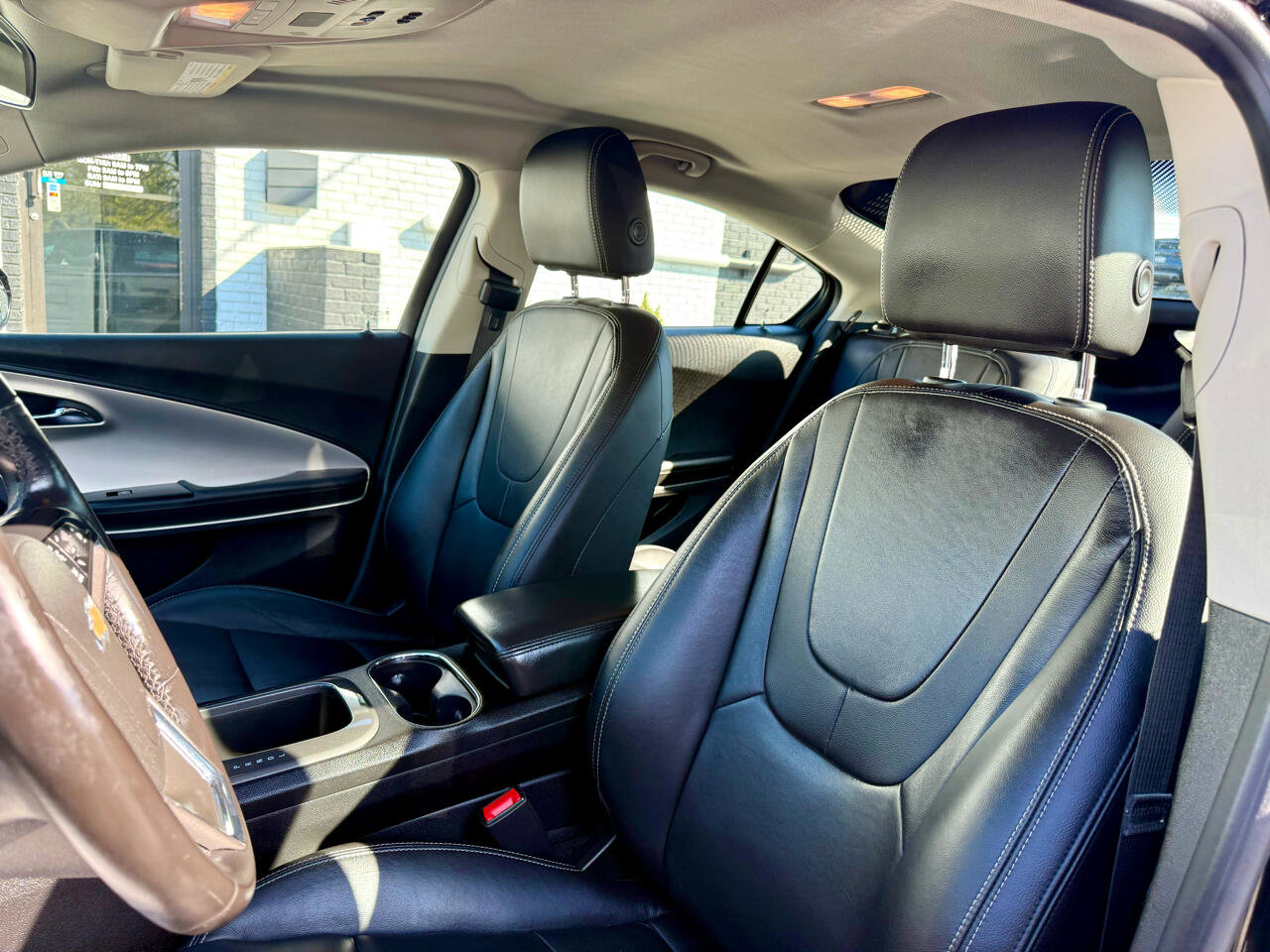 Used 2015 Chevrolet Volt Premium w/ Premium Trim Package image 17
