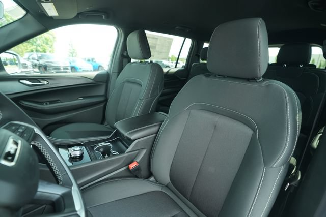 New 2026 Jeep Grand Cherokee L Laredo w/ MOPAR Finishing Package AWD/4WD image 40