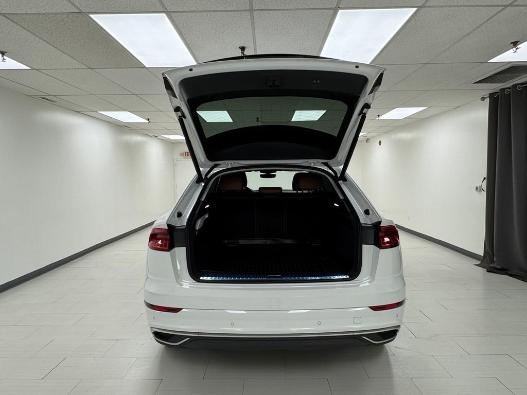 Used 2022 Audi Q8 Premium Plus image 31