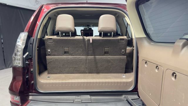 Used 2017 Lexus GX 460 w/ Navigation Package AWD/4WD image 38