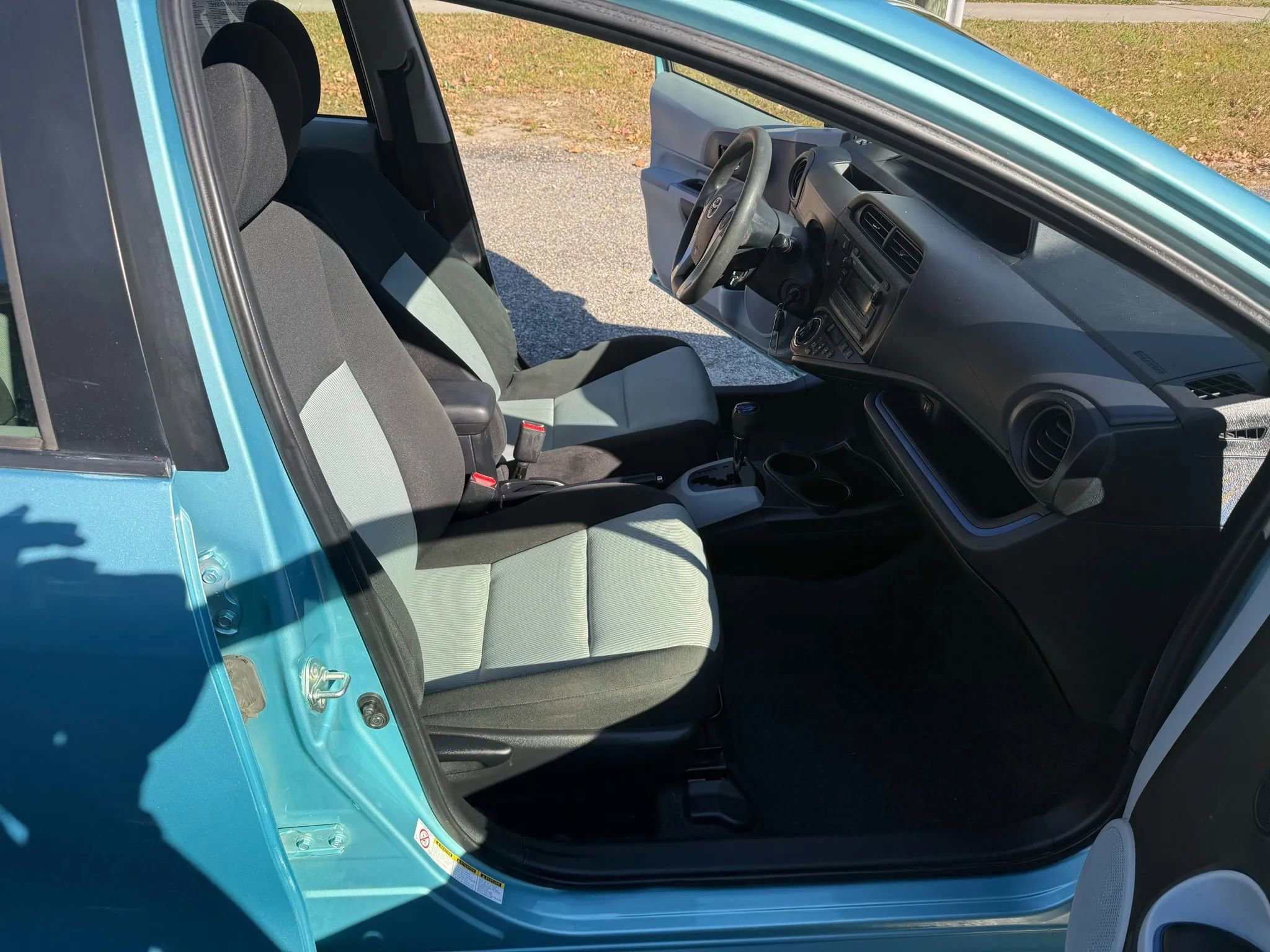 Used 2013 Toyota Prius C Three image 27