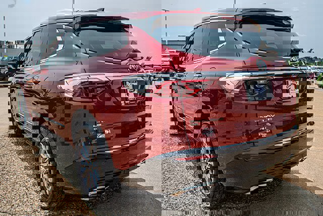 Used 2024 Buick Enclave Premium image 3