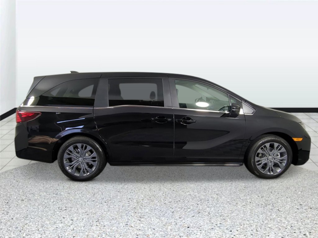 New 2027 Honda Odyssey Touring image 2