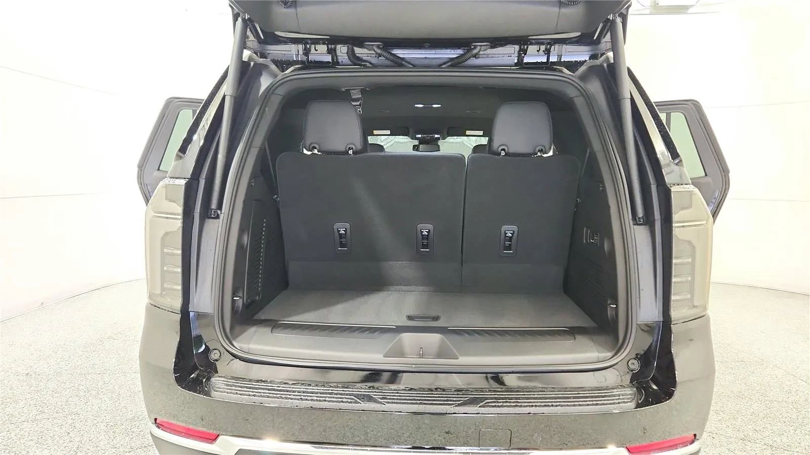 New 2026 Chevrolet Tahoe LT w/ Comfort Package AWD/4WD image 19